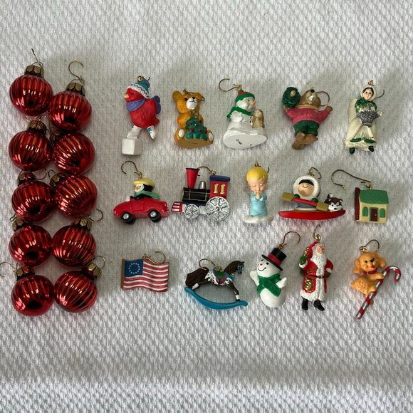 Hallmark 2005 "Christmas At Last!" Countdown Advent Calendar Tree Mini Ornaments - Picture 4 of 15